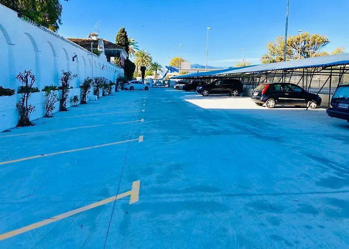 Puerto Banus Picasso *