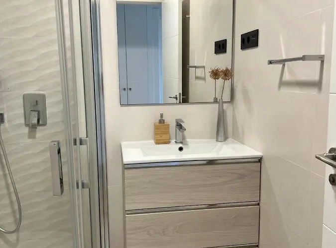 Puerto Banus Picasso *