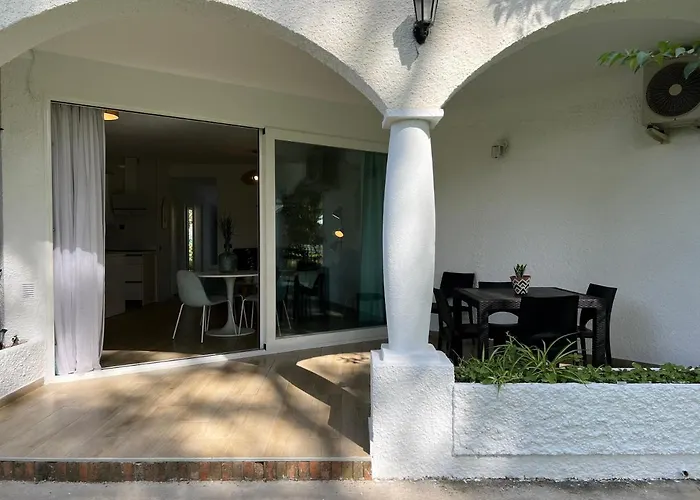 Puerto Banus Picasso *